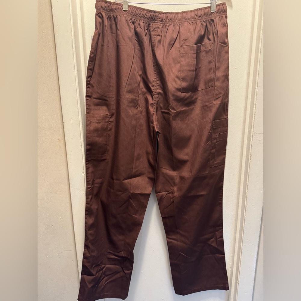 NWT Dagacci brown scrub pant size 2XL. Elastic/drawstring closure.
